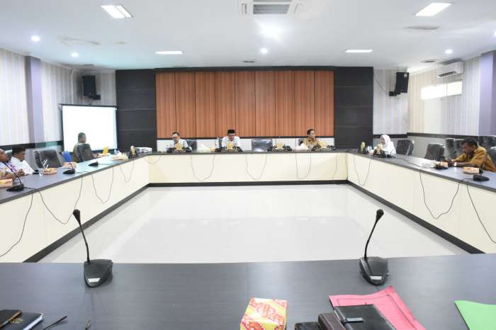 Komisi C DPRD Kota Gorontalo Gelar Rapat Kerja Bersama DLH dan Dishub terkait Peningkatan PAD